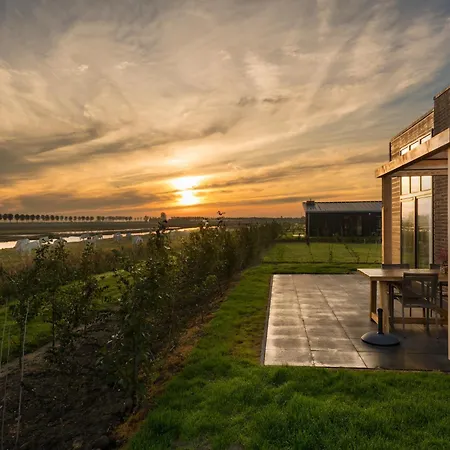 Sustainably Built, 2 Bathroom Bungalow, In 2 Nature Reserves Holiday home